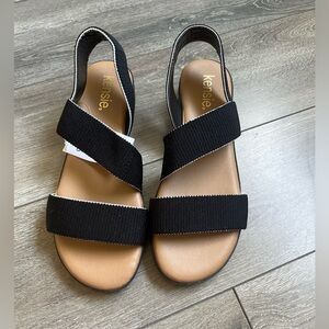 Nwt Kensie sandals